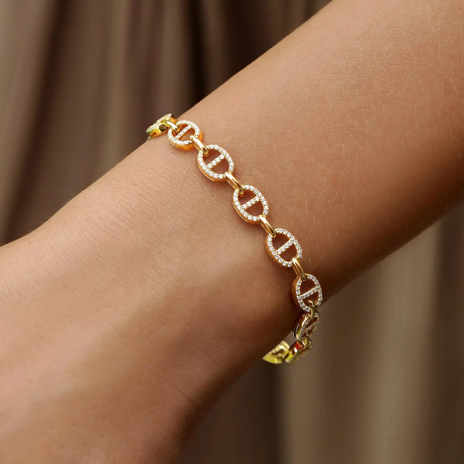 Monaco chain bracelet in platinum, expertly crafted with a modern style, offering a sophisticated addition to your jewelry wishlist.