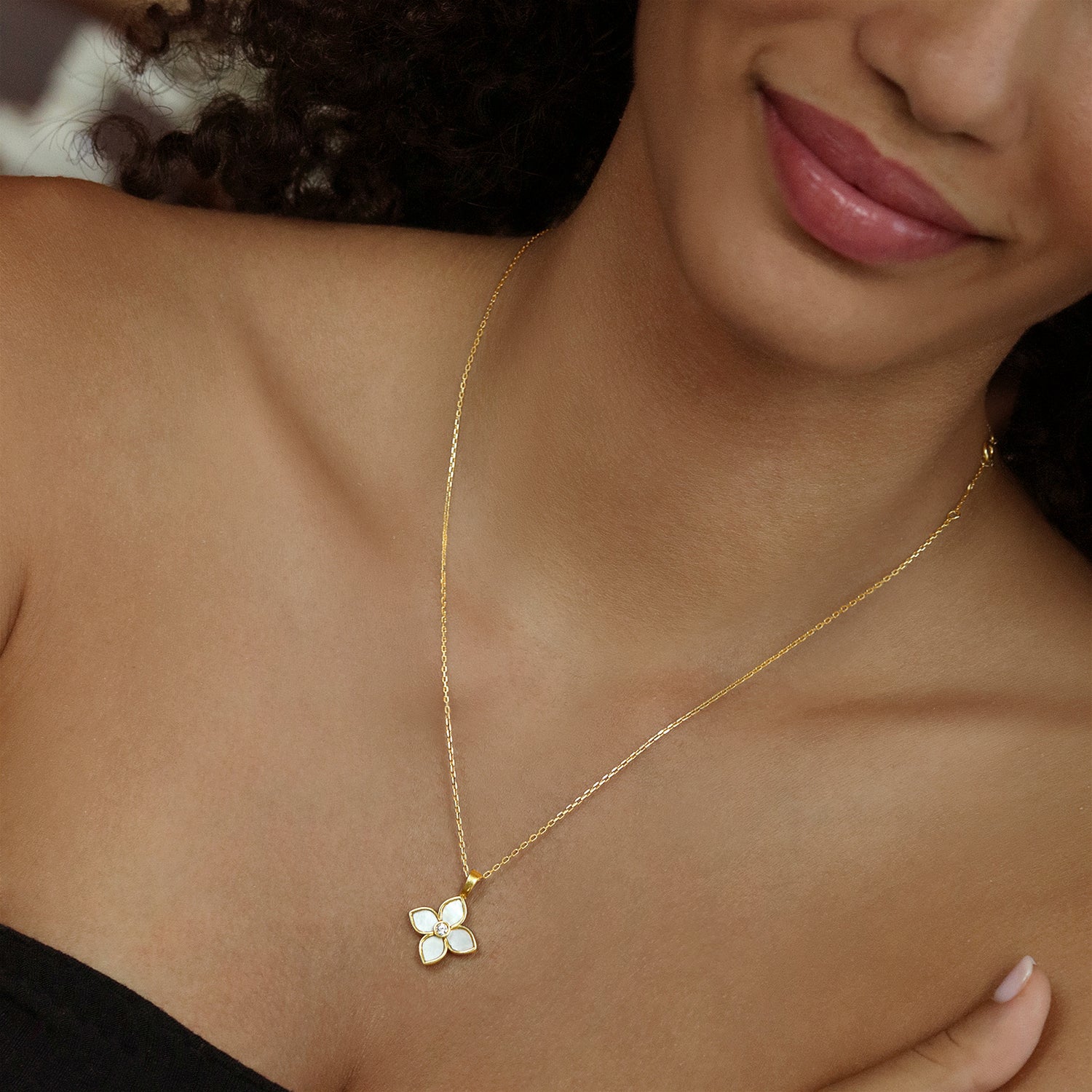 Thea Necklace