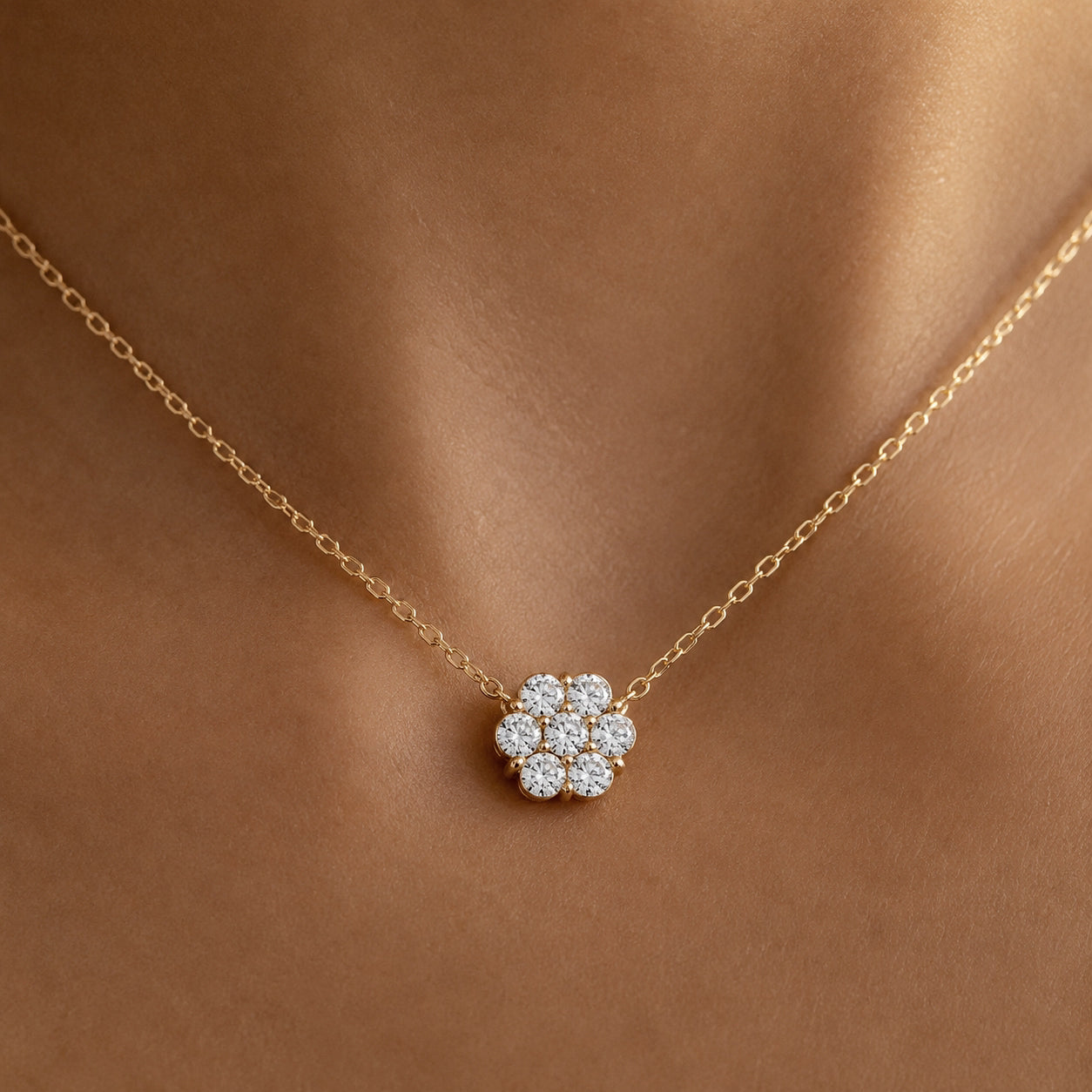 Flower Cluster Diamonds Necklace