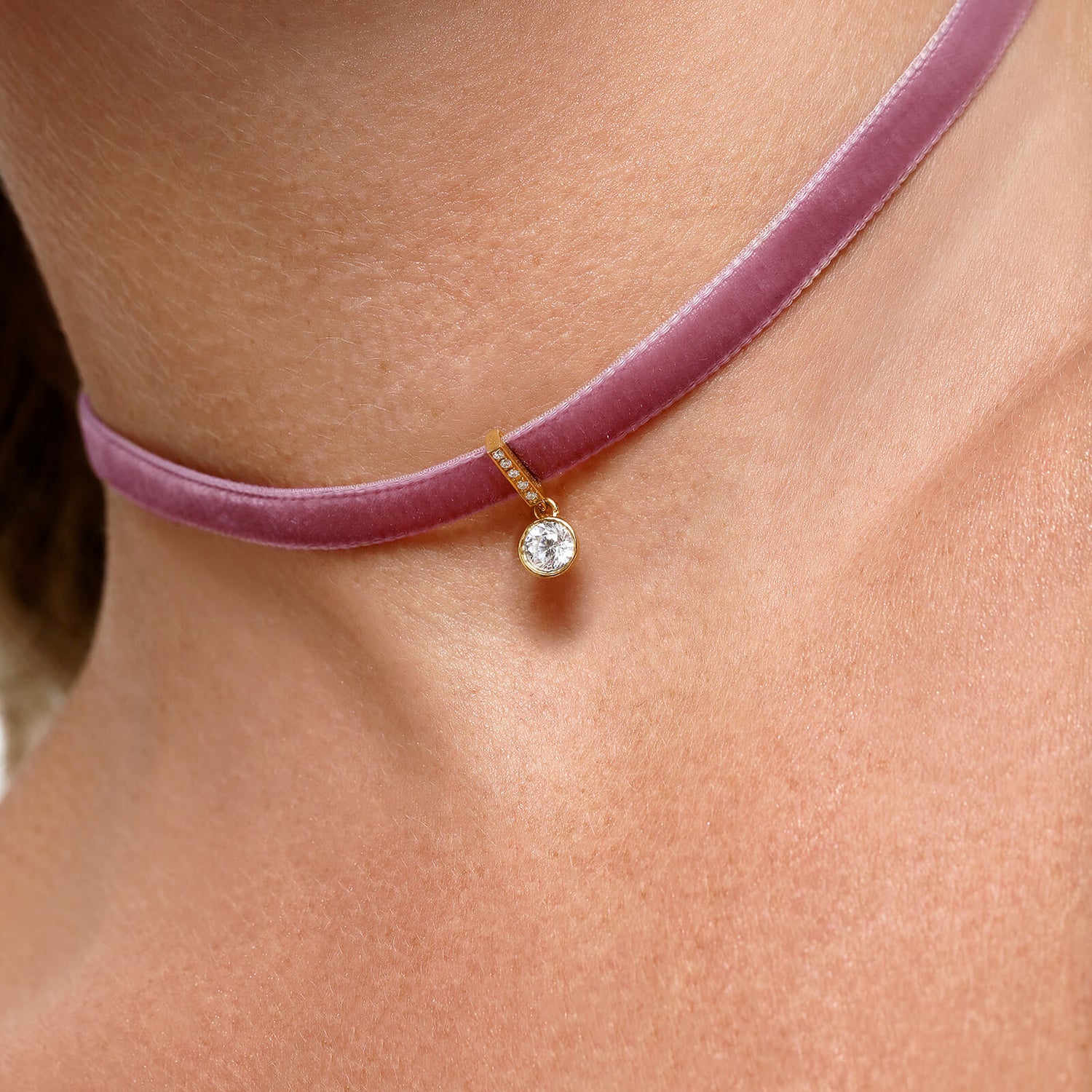 Velvet Solitaire Diamond Choker