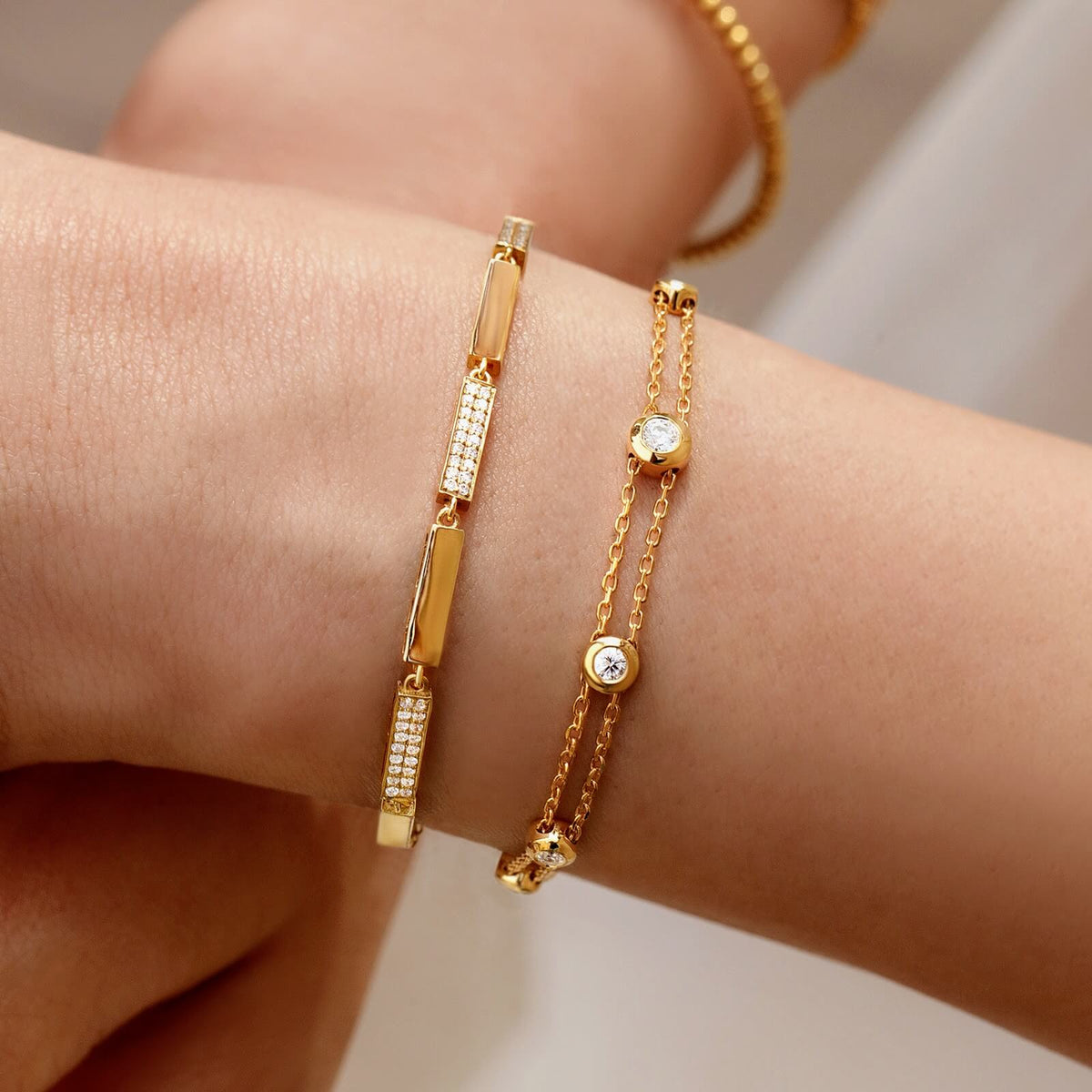 Winston Bracelet, solid 18K gold, view 2 of 6