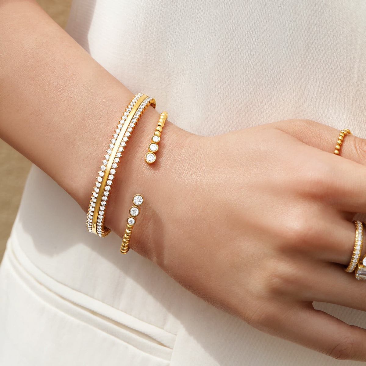 Fashion Diamond Bracelet in 18K Gold with Diamonds