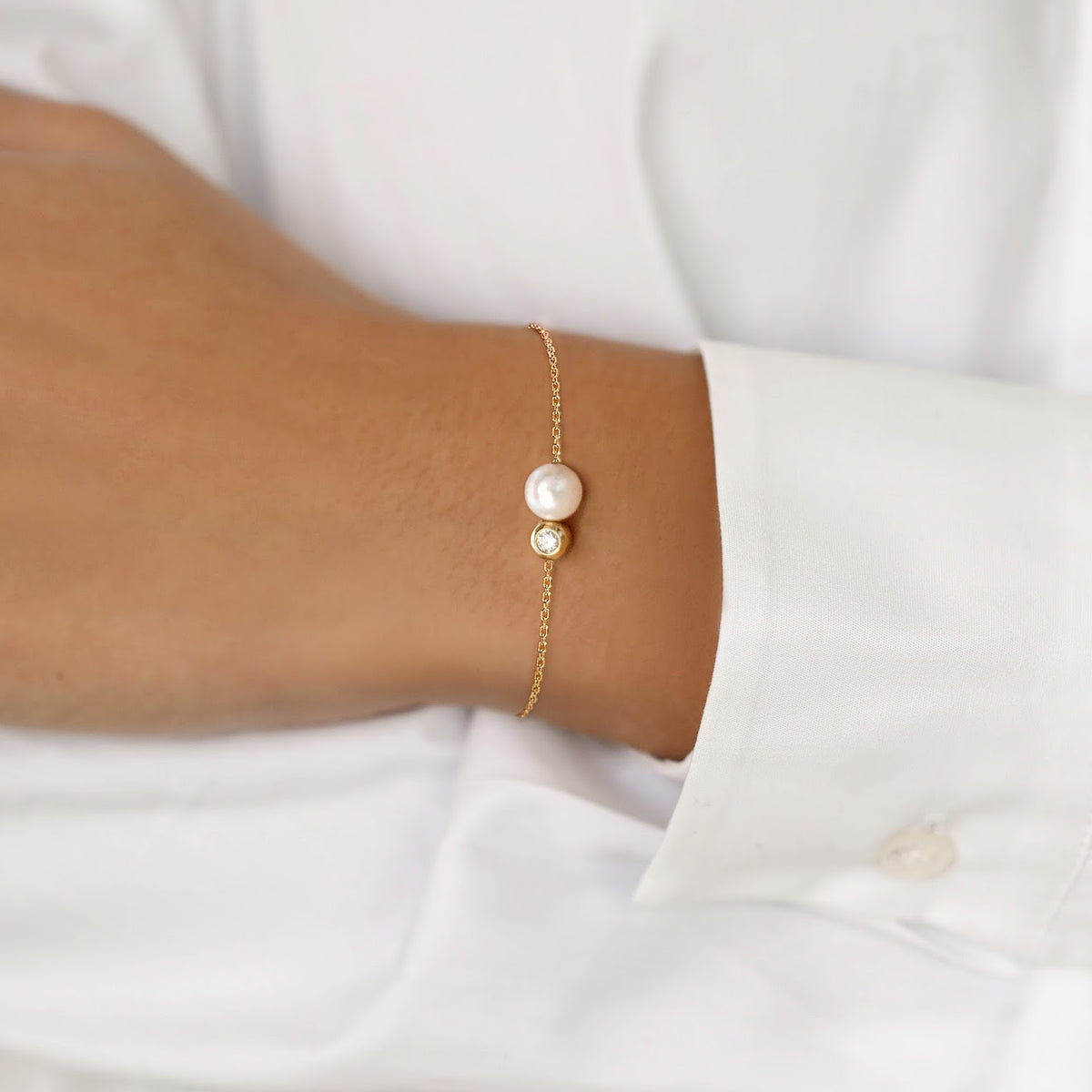 Bracelet Daisy Diamond 0.10 carat, 18K Gold and Pearl