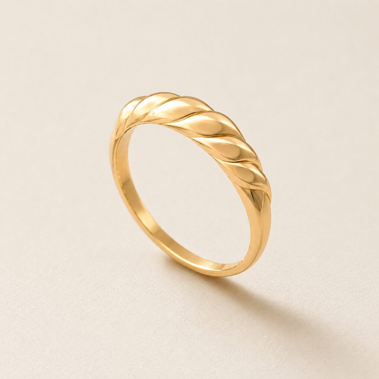 Thin Helix Ring