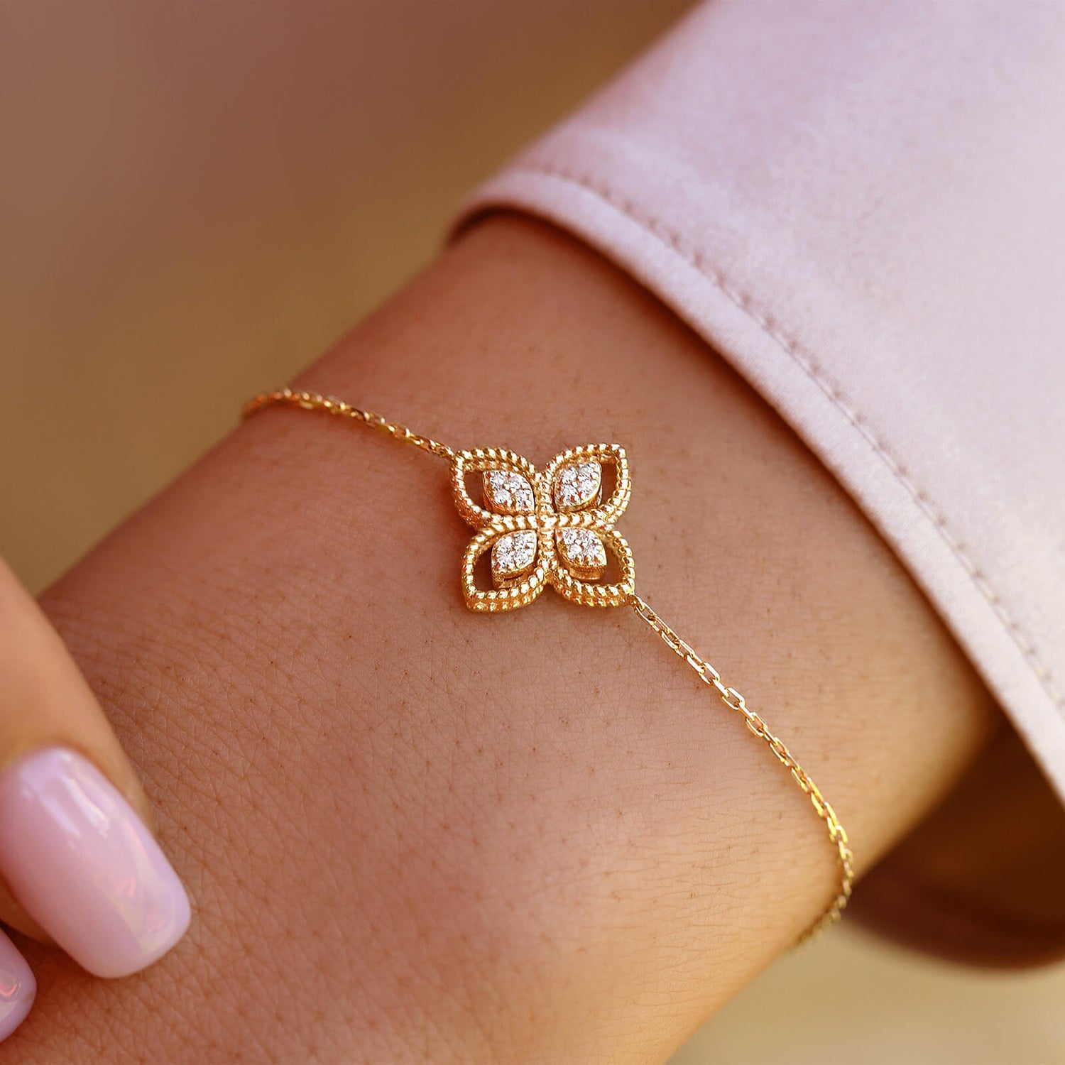 Hera Flower Simple Bracelet