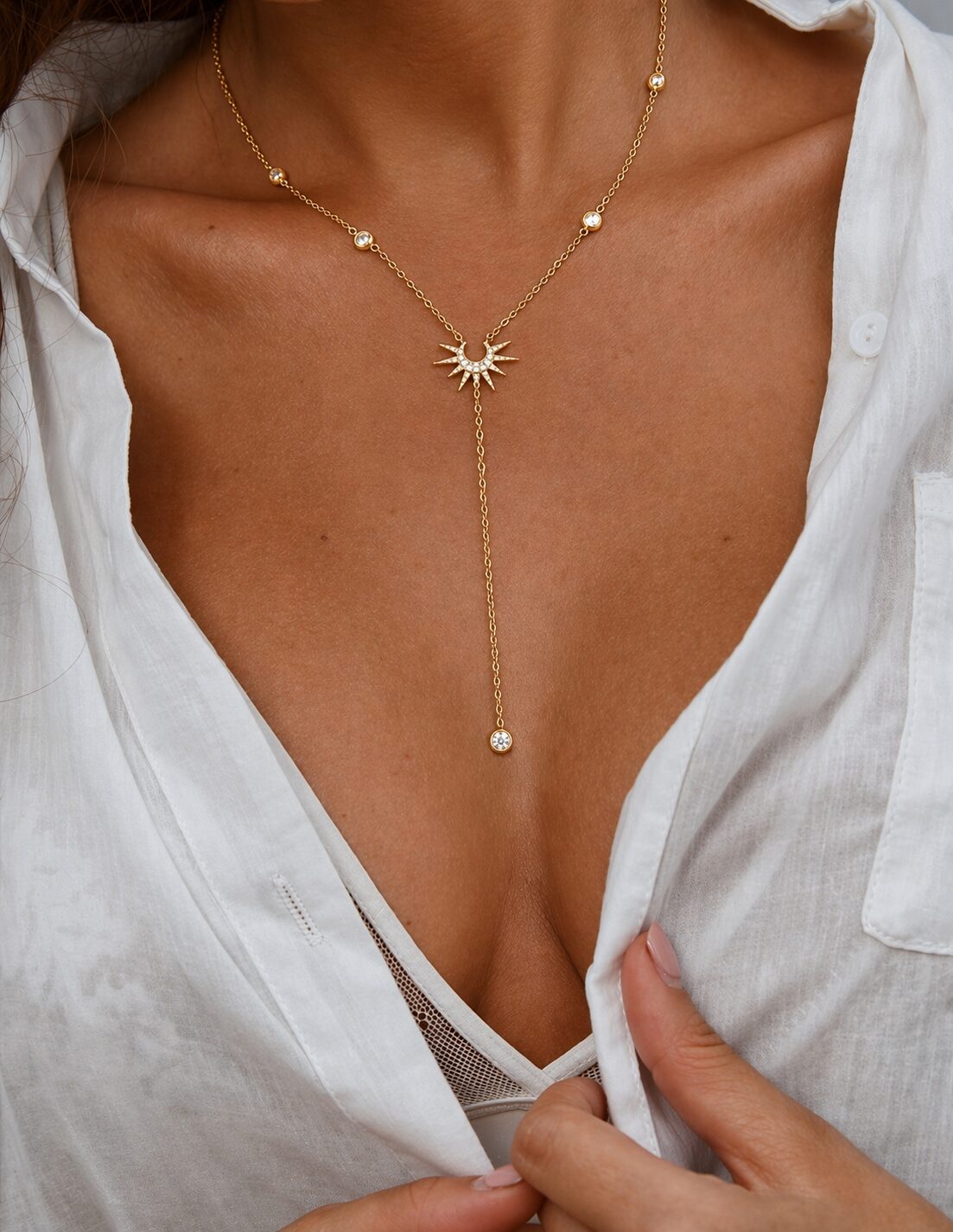 Helios Solitaire Red Carpet Necklace