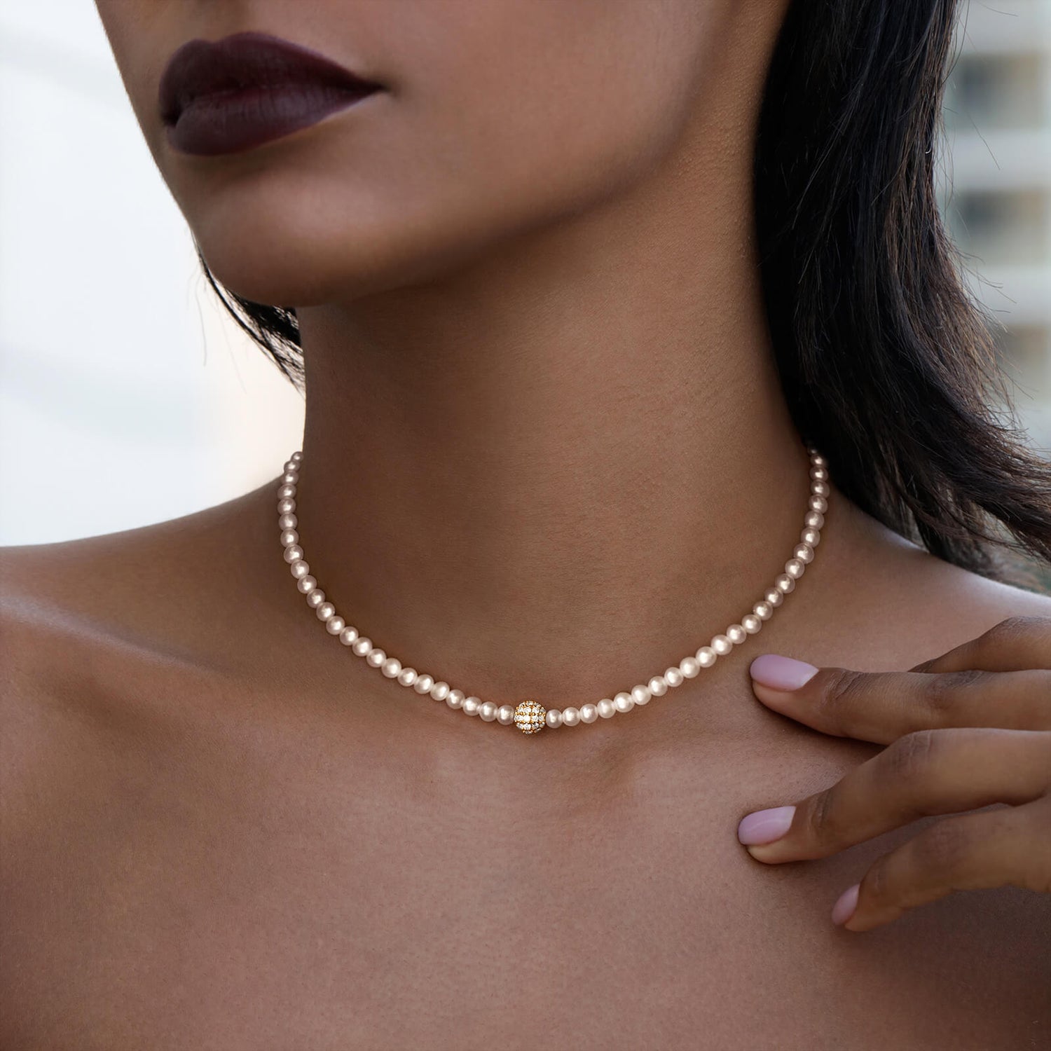 Diamonds Sphere Pearls Necklace
