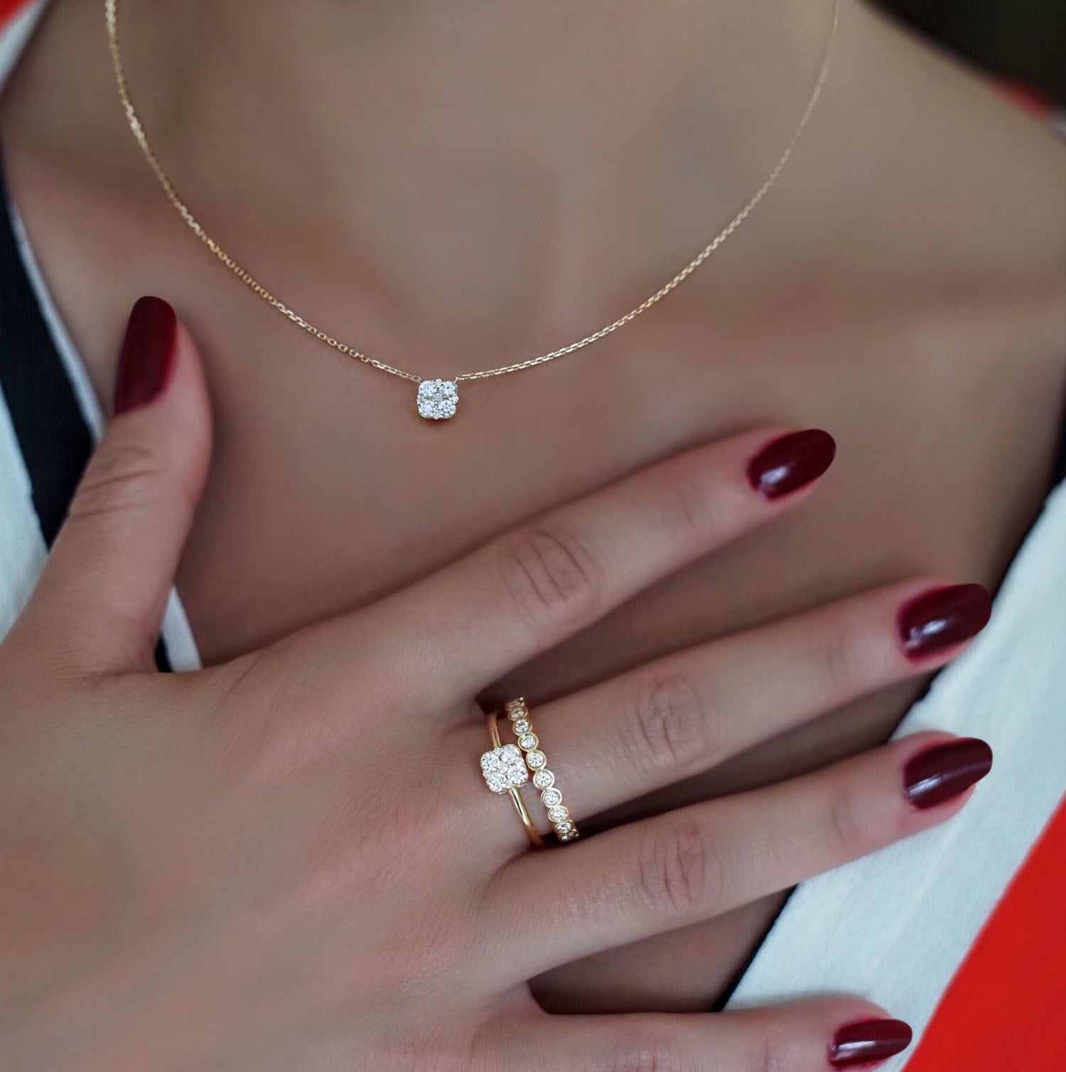 Necklace Cushion Cluster Diamonds And 18K Gold