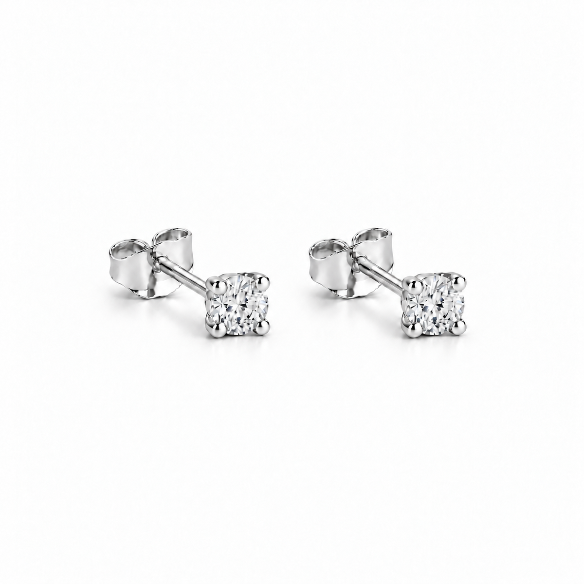 Pure Solitaire Stud Round Earrings