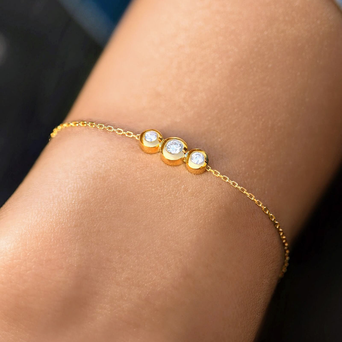 Trilogy Bracelet, solid 18K gold, view 2 of 5