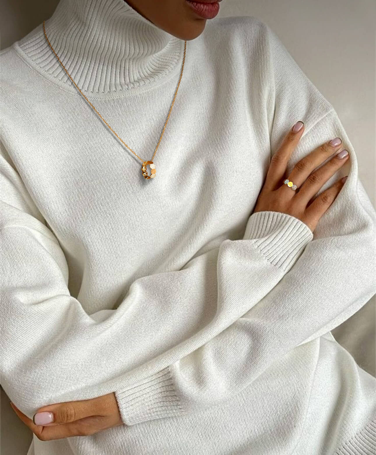 Cassandra Pendant Necklace