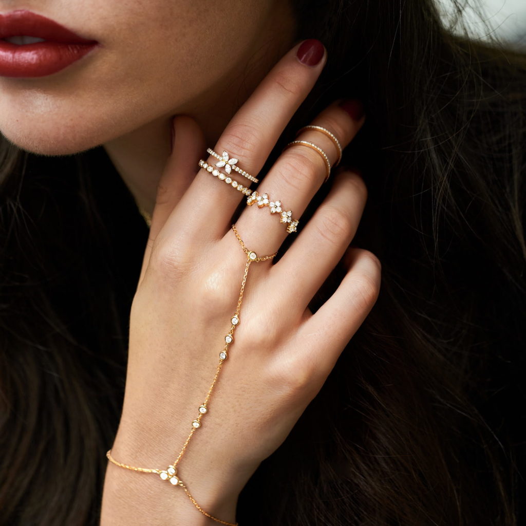 Hand Chain Elegante 18K Gold and Diamonds - Aquae Jewels