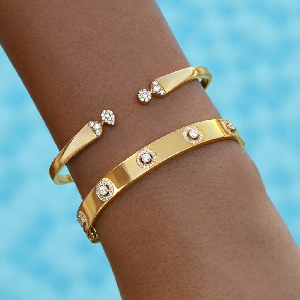 elegant-gold-bangle-diamonds-gia-18k-gold