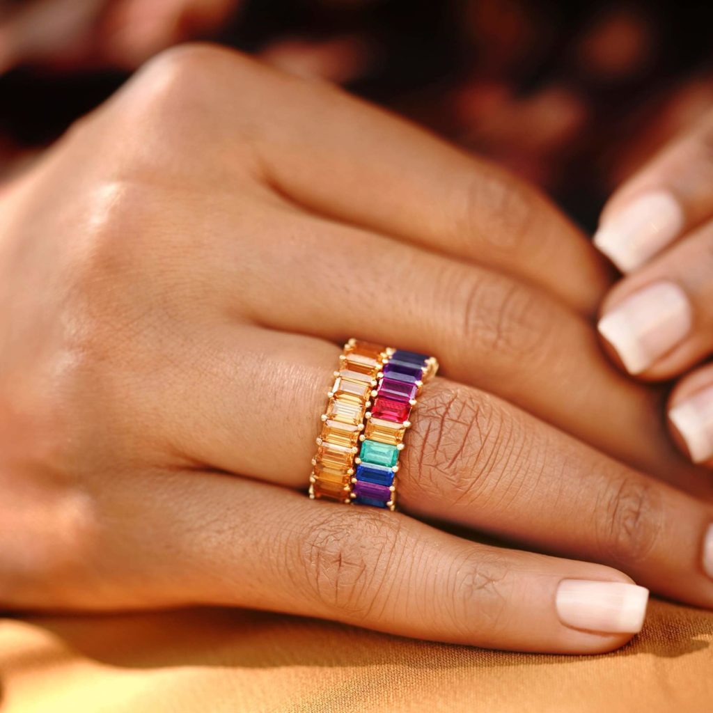 Ring-Rainbow-18K-Gold-Lifestyle-1