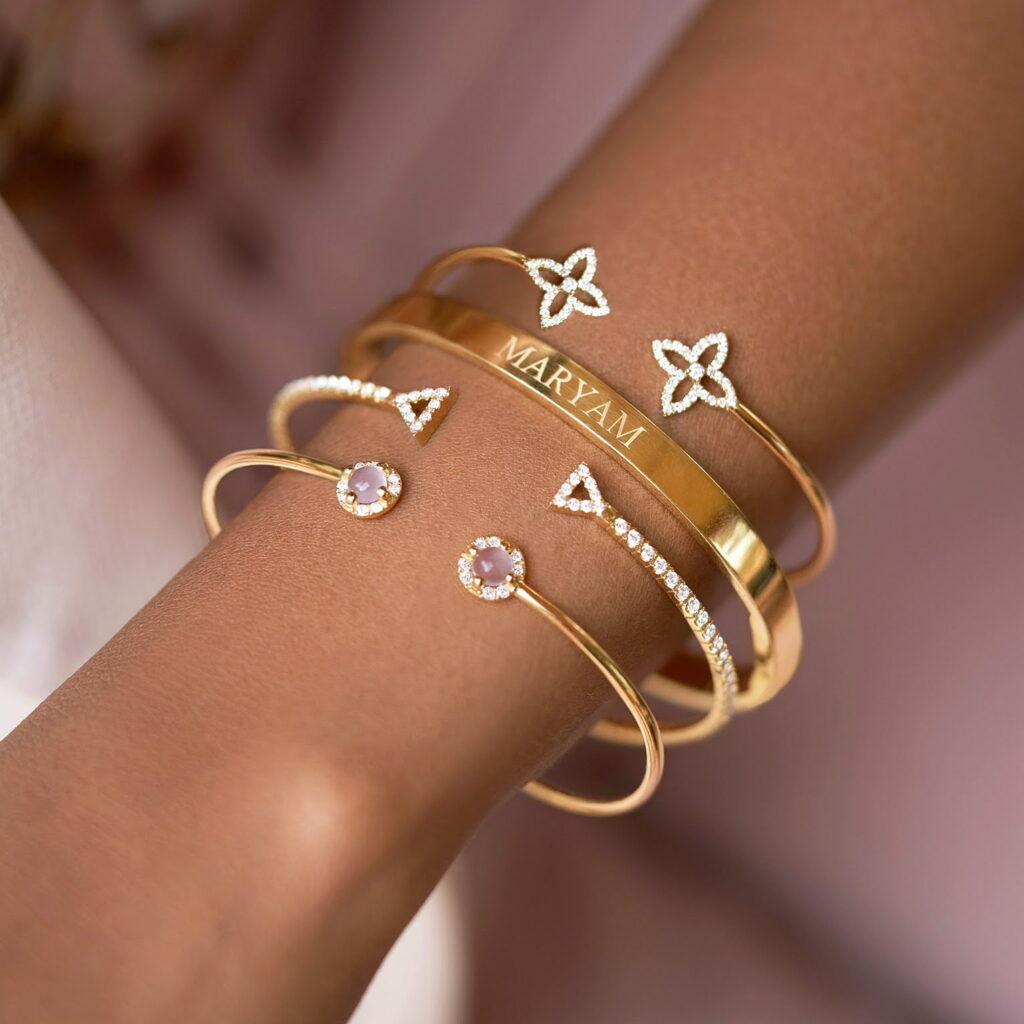 Bangle-Skinny-Joy-18K-Oro-e-Diamanti-Lifestyle1.jpg